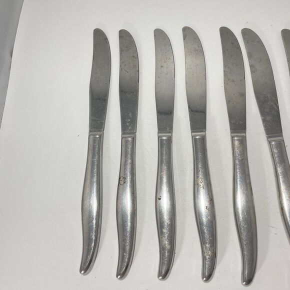 Lot of 9 Oneida Wm A Rogers Premier La Rose Stainless Dinner Knives 8.5” - Picture 6 of 8